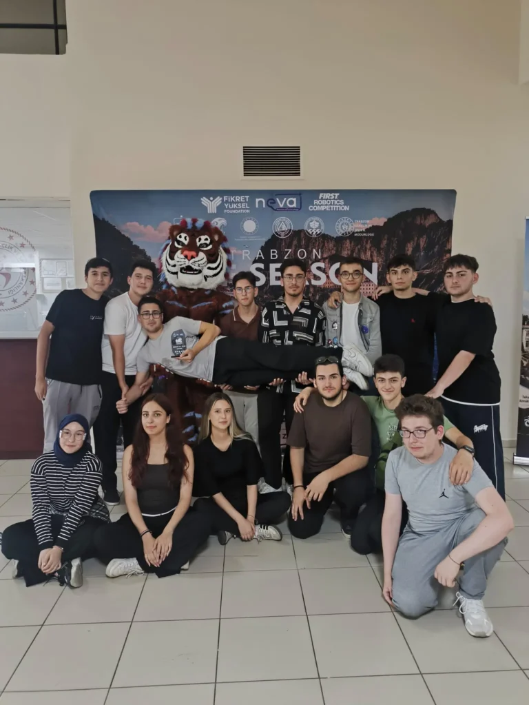 Rising Star Robotic, Trabzon’daki FRC Off-Season Turnuvasında Ödül Aldı